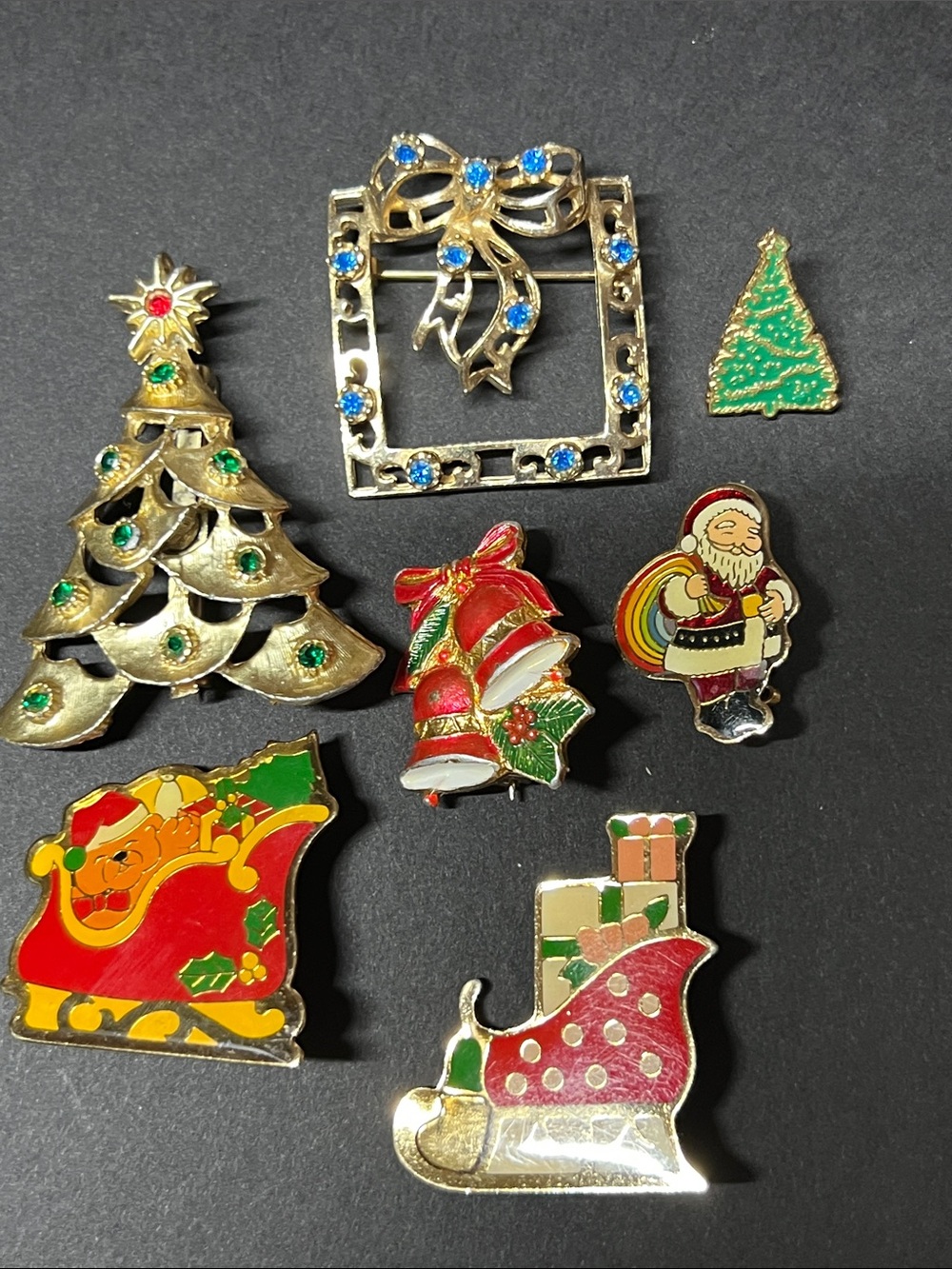 Vintage Holiday Christmas Pin Lot - Multicolor